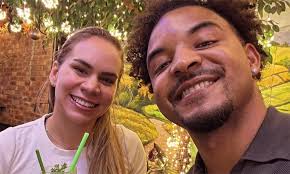 Brazilian-born striker Nguyen Xuan Son explores Hanoi Train Street, enjoys  bun cha