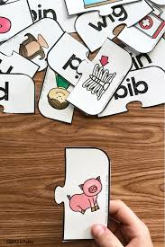 A while ago i was perusing instructables and found one for creating an iq style puzzle lamp and pay attention to how the last two rows are positioned. Free Printable Cvc Short I Puzzles Simply Kinder