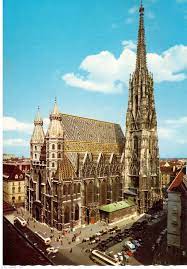 Catedrala are 107 metri lungime, 40 metri latime si o inaltime maxima de 136 metri la turnul sudic. Viena Catedrala Sf Stefan Stephansdom Vienna Austria Carte PoÈtalÄ 18001