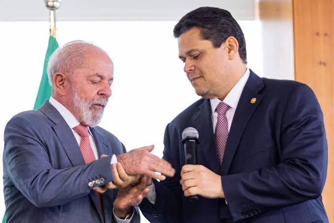 Lula planeja gesto a Alcolumbre ao entregar mensagem de Messias