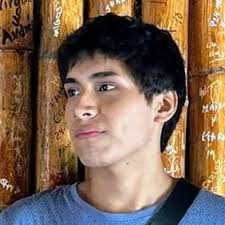 Fabrizio Diego Veloz Solís