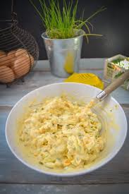Einfaches Eiersalat Rezept Mit Schmand Rezept In 2020 Eiersalat Rezepte Eiersalat Rezepte