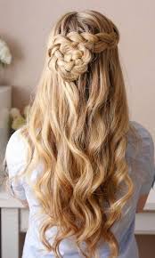 Boccoli matilde di lara pizzera su pinterest. Acconciature Capelli Lunghi Boccoli Semiraccolti Braided Prom Hair Hair Styles Easy Hairstyles