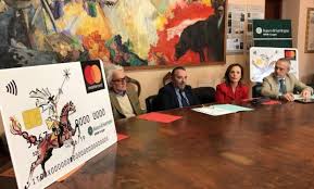 Con banco di sardegna smart web puoi avere un conto corrente totalmente online, che puoi gestire in qualsiasi momento e in ti viene rilasciata una carta di debito gratuita e puoi usufruire dei servizi di banco di sardegna online, tutti quei servizi che riguardano banco di sardegna home banking. Una Carta Prepagata Del Banco Di Sardegna Per Promuovere La Sartiglia Fondazione Oristano