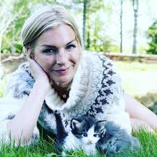 Denne tavlen følges av 1297 personer på pinteret. Var Ambassador Kathrine Viking Of Norway Viking Garn Facebook