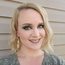 Amanda Frazee's Instagram, Twitter & Facebook