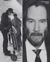 Keanu Reeves helps stranded passengers