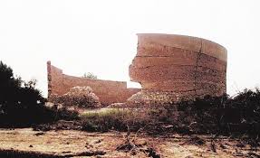 Hajar aswad adalah batu hitam yang terletak di susut sebelah tenggara ka'bah hajar aswad merupakan jenis baru ruby yang diturunkan allah dari surga melalui. Kisah Hajarul Aswad Dicuri Dan Hilang Selama 22 Tahun Iluminasi