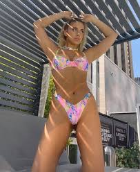 Tate McRae Figure - Time Off