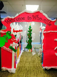 20 Simple Office Christmas Decoration Ideas Which Are The Best Of All Office Christmas Decorations Grinch Christmas Decorations Christmas Cubicle Decorations