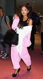 Weird Celebrity Airport Outfits Celebs Travel Style
