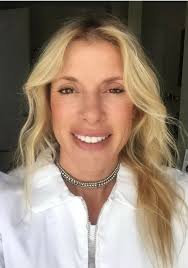 Renee Baldwin's Instagram, Twitter & Facebook