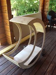 An Open Version Of The Half Moon Cradle 1001 Pallets Diy Woodworking Pallet Diy Woodworking Chair