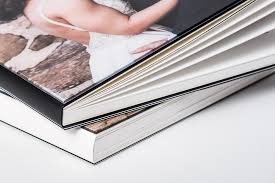 Professional wedding photo albums directly to the public at an affordable price. Crystal Acrylic Covered Album And Case For Professional Photo Books And Photo Albums Asukabook