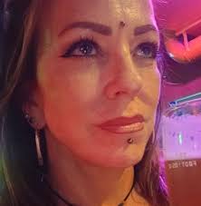 NYHET: I dag annonserte Matt Rife at han utvider sin svært suksessfulle  «Stay Golden World Tour». Lørdag 18. april 2026 står han på scenen i Unity  Arena i Oslo🙌 Matt Rife er