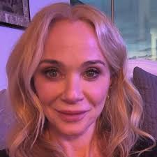 Iliza Schlesinger, Sarah Silverman, Amy Poehler, Tina Fey, Amy Schumer and  Catherine O'Hara's frequent co-star Jane Lynch.