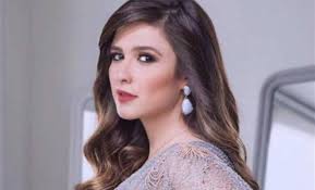 ما هو مرض ياسمين عبد العزيز؟ شارك الفنان المصري أحمد العوضي عبر فيسبوك طلبًا بالدعاء لزوجته الفنانة المصرية ياسمين عبدالعزيز، حيث قال: ØªØ·ÙˆØ±Ø§Øª Ù…ÙØ§Ø¬Ø¦Ø© ÙÙŠ Ø§Ù„Ø­Ø§Ù„Ø© Ø§Ù„ØµØ­ÙŠØ© Ù„Ù„ÙÙ†Ø§Ù†Ø© ÙŠØ§Ø³Ù…ÙŠÙ† Ø¹Ø¨Ø¯Ø§Ù„Ø¹Ø²ÙŠØ² ØµØ­Ø§ÙØ© Ø§Ù„Ø¬Ø¯ÙŠØ¯ Ù…Ù†ÙˆØ¹Ø§Øª