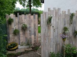 Pin Von Amelie Mayer Auf Zaun Und Sichtschutz Gartenentwurfe Gartengestaltung Ideen Vorgarten