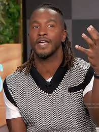 WornOnTV: Scott's v-neck vest