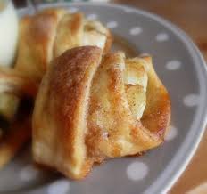Here is a recipe to banish all fear, a simple dough to make a top using dough cutouts, you'll need to double your pie dough if it's not already a. The English Kitchen Apple Pie Roll Ups Delicious Pies Pie Crust Dessert Pie Crust Uses