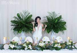 Tropical Wedding Ideas In The City Elegantwedding Ca Tropical Wedding Centerpieces Tropical Wedding Tropical Wedding Theme