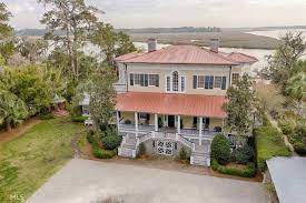 Check Out This Home I Found On Realtor Com Follow Realtor Com On Pinterest Https Pinterest Com Realtordotcom Savannah Chat House Real Estate