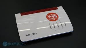 Einschalten resetknopf drücken und festhalten > ausschalten und noch ca 15sec weiter festhalten. Hardware Maxwireless De