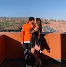 Initially, natalia barulich kept their relationship under the wraps and many of their fans weren't happy about it once. Maluma Kiss Couple Goals And Natalia Image 7719286 On Favim Com