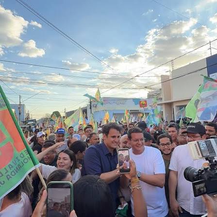 Quem trabalha merece ser reconhecido! Hoje, na carreata em Imperatriz, vi de perto o compromisso de Orleans Brandão 💪🏻🇧🇷