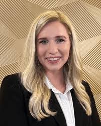 Sarah Holm's Instagram, Twitter & Facebook