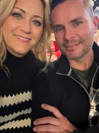 Had the best time with my family this Christmas (missing Abbey, Blake &  Aaron). I missed taking a group family photo again 😬 but a little Iron Tee  fun!