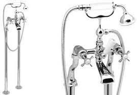 Doch erst die passenden badewannenarmaturen lassen das baden zum ultimativen. Exklusive Badewannen Standarmaturen In Edlem Design Von Badermax