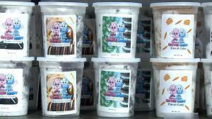 Examples of using want some candy in a sentence and their translations. This New Albany Business Makes More Than 70 Flavors Of Cotton Candy