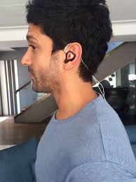 Farhan akhtar flaunts a great poise and style in ravishing hair. Farhan Akhtar On Twitter The Little Beauties Arrived And Took To My Ears Right Away Farhanliveband Http T Co Sgarupzeqf
