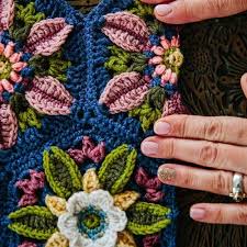 The basics of knitting in the knitting with two circular needles: Climbling Rose Cal Janie Crow