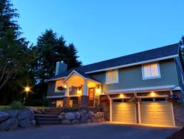 It can make homebuyers more eager to see a painting a home is a difficult task so you must make sure you get it right the first time. 75 Beautiful Green Split Level Exterior Home Pictures Ideas July 2021 Houzz