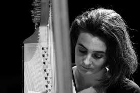 Uczy gry na harfie w Genewie, wystąpi w zborze w Letnicy