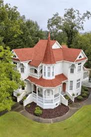 Pin By Lizz Duenweg On Cute Home Ideas In 2020 Victorian House Plans Victorian Homes Victorian Style Homes