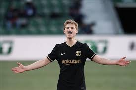 تم اختيار ديباي كأفضل لاعب شاب في العالم لعام 2015 من قبل مجلة فرانس فوتبول. Ø¯ÙŠ ÙŠÙˆÙ†Ø¬ Ø£ØªØ·Ù„Ø¹ Ù„ØªØ³Ø¬ÙŠÙ„ Ø£Ù‡Ø¯Ø§Ù Ø£ÙƒØ«Ø± ÙˆÙ‡ÙˆÙ„Ù†Ø¯Ø§ Ù„ÙŠØ³Øª ÙØ±Ù†Ø³Ø§ ØµØ­Ø§ÙØ© Ø§Ù„Ø¬Ø¯ÙŠØ¯ Ø±ÙŠØ§Ø¶Ø©