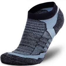 Free shipping on orders over $25 shipped by amazon. 10 Best Moisture Wicking Socks 2021 Buying Guide Runnerclick