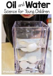 Oil Water Science Experiment Play To Learn Science Experiments For Preschoolers Water Science Experiments Oil And Water Experiment