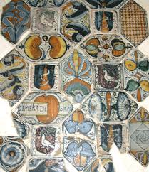Pavimento Del Xv Secolo Con Le Insegne Della Famiglia Campanile Gli Stemmi Araldici Si Rinvengono Anche Negli Antichi Pav Maiolica Ceramica Gioielli Medievali