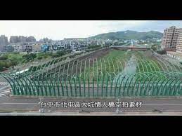 台中市北屯區大坑情人橋空拍素材4k高畫質空拍攝影推薦大坑清新橋藍天白雲橋浪漫情人橋新桃花源橋