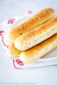 One olive garden breadstick clocks in at 140 calories one breadstick will set you back 140 calories. Olive Garden Breadsticks With Video Dinners Dishes Desserts