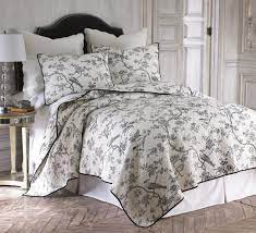 Available in rich and earthy tones, the toile bedding sets of a fine balance to any bedroom decor. Amazon Com Levtex Black Toile King Cotton Quilt Set Black White Home Kitchen