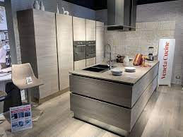 Cucina Altri Colori Moderna Ad Isola Oyster Veneta Cucine In Offerta Outlet Cucine Arredamento Moderno Cucina Arredamento Sala E Cucina
