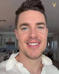 Alexander Dreymon is a German-born actor, best known for his role as Uhtred  of Bebbanburg in the Netflix series "The Last Kingdom". Feel free to  message me privately ok don't be scared