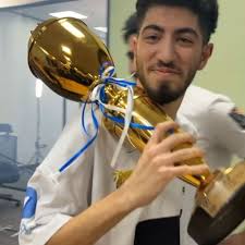 شکر 🤲, بابت این تیم 💙, بابت این اتحاد 👊, بابت این همدلی 🤝, تیم ما مثل  یه پازله که همه‌ی ما یه تیکه کوچیک از این پازلیم وبه نوبت میایم و جای  خودمون قرار میگیریم و برای موفقیت زیر پرچم یانگ بویز میجنگیم ...