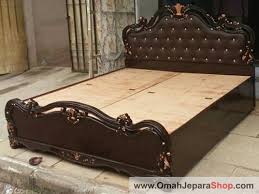 Pembuatan zat warna dari daun jati dilakukan dengan metode ekstraksi secara batch. Tempat Tidur Mewah Jati Cat Coklat Jual Tempat Tidur Mewah Ukiran