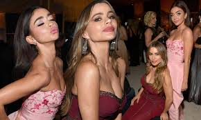 Sofia vergara on the work front. Golden Globes 2020 Sofia Vergara And Sarah Hyland Attend After Party Daily Mail Online